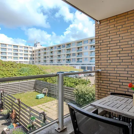 Perfect Holiday, Moment At Sea إغموند آن زي