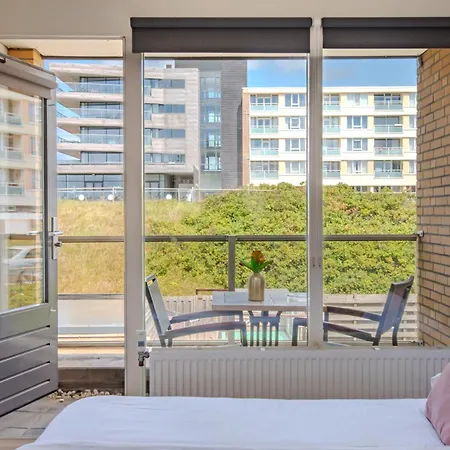 Perfect Holiday, Moment At Sea