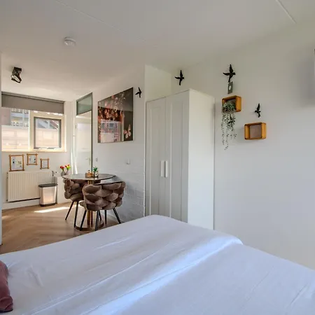 Perfect Holiday, Moment At Sea *