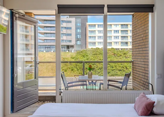 Perfect Holiday, Moment At Sea