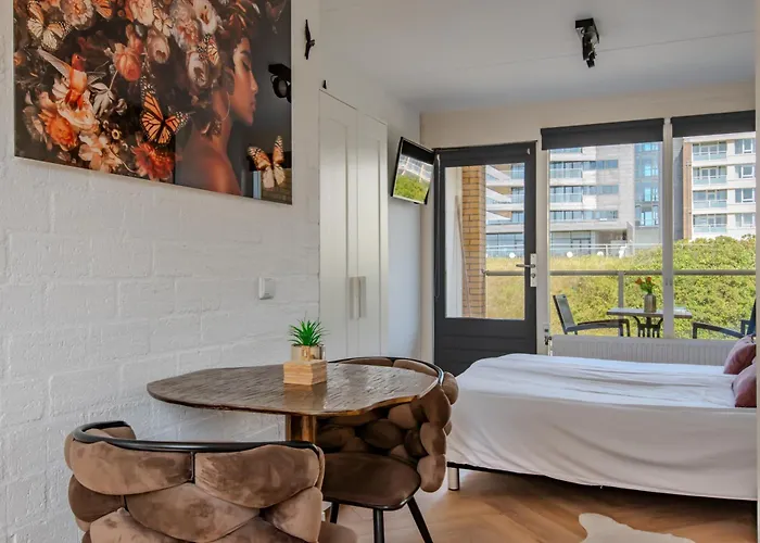 Perfect Holiday, Moment At Sea